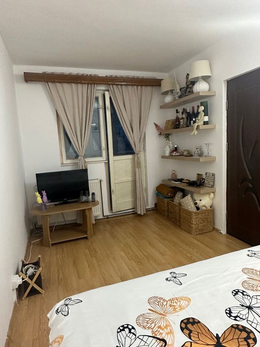 Vand apartament in zona centrala DN1A, Valenni de munte, etaj 2