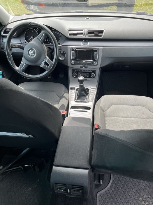Volkswagen Passat B7 Combi 2.0TDI 140CP Euro5 + inca un set jante
