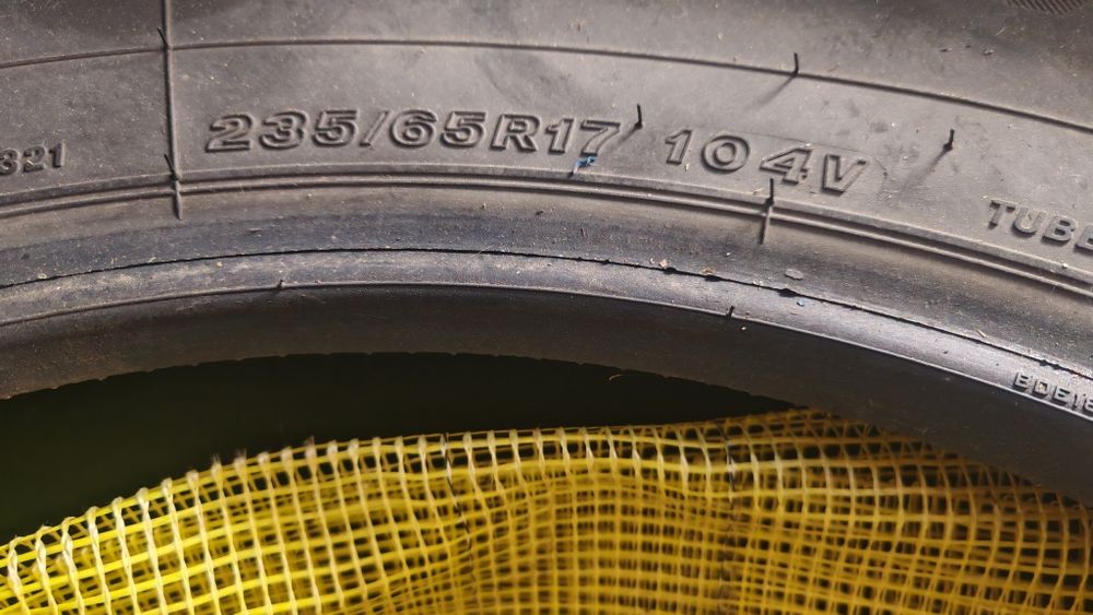 Cauciucuri de iarnă 235/65/r17 pret1100ron