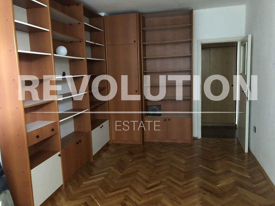 Дава се под наем Тристаен апартамент в Варна, Бриз - 110 кв.м за 500 € - Снимка #2