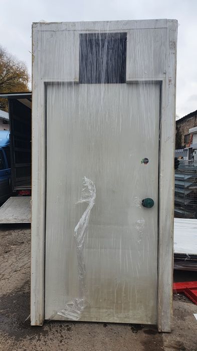 Хладилна врата за транжорна