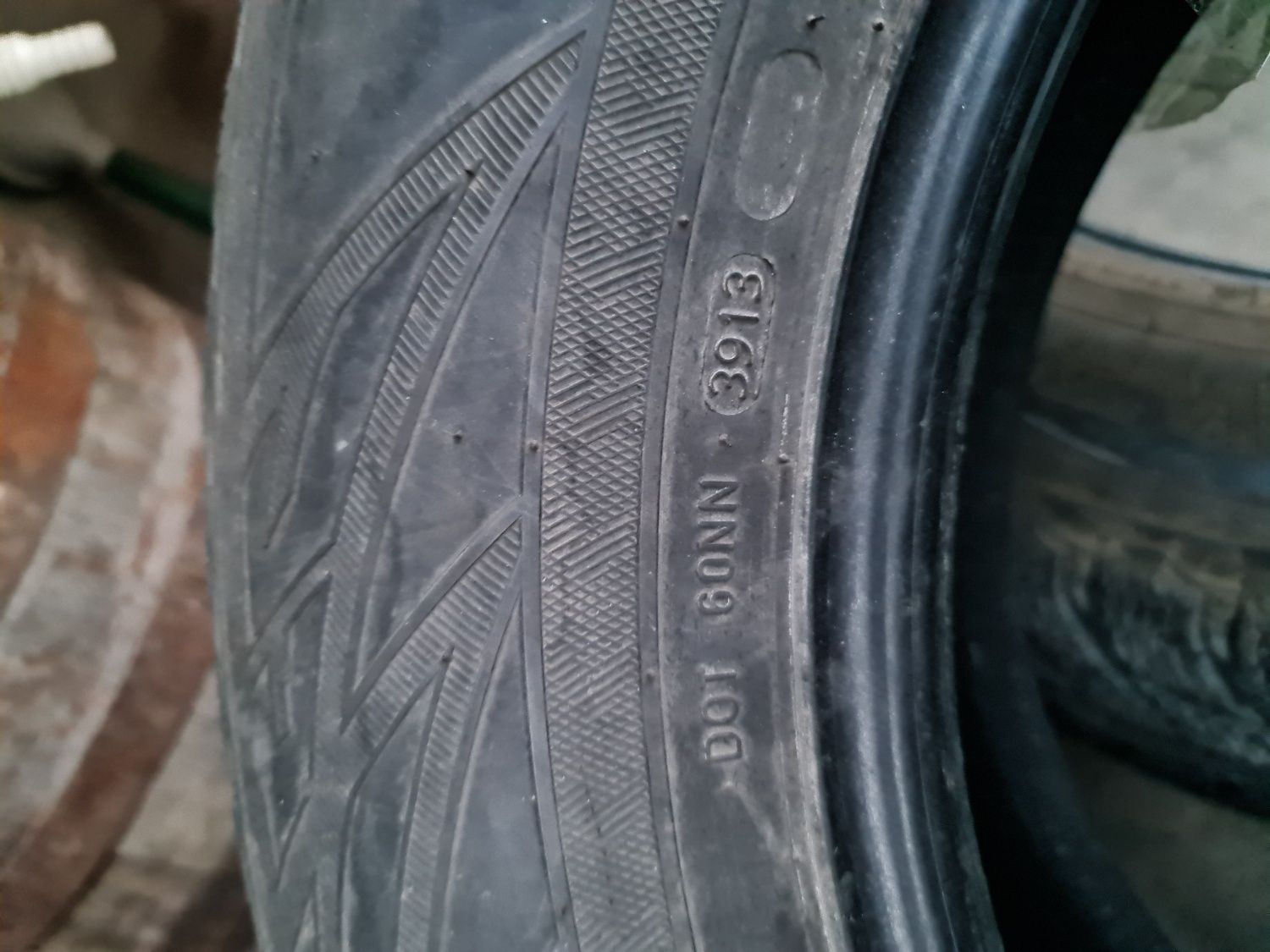 2 бр ЗИМНИ ГУМИ 265 60 18 Nokian
