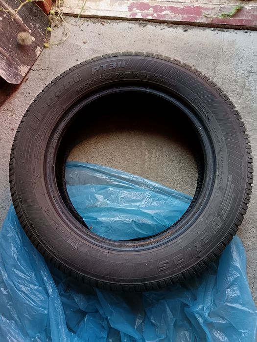 Vând cauciucuri pe 14