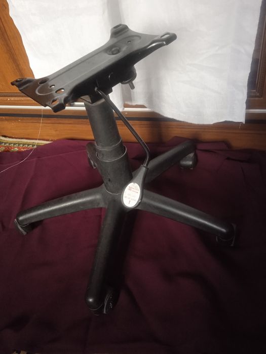 Основание офисного кресла.