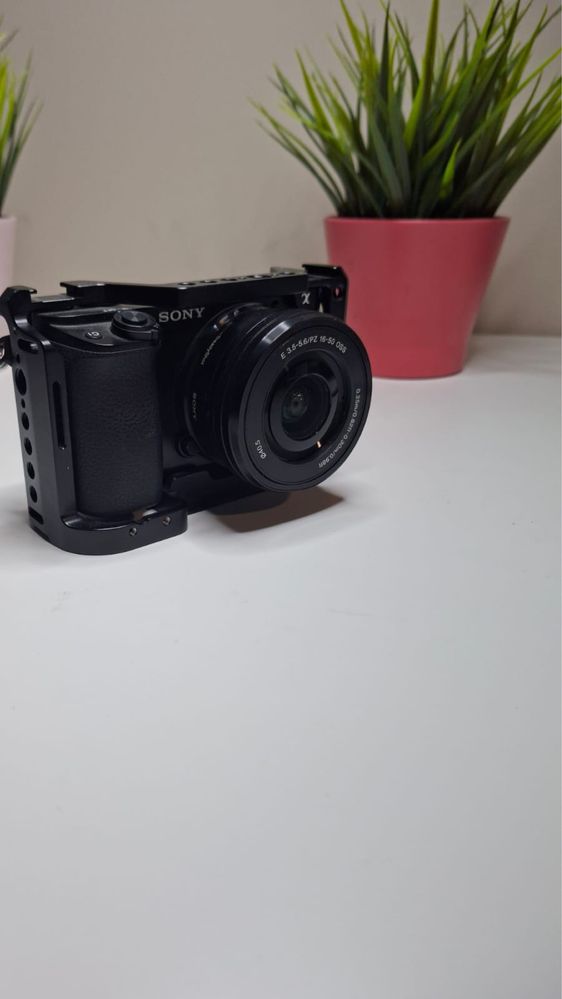 Фотоапарат Sony A6100 + SmallRig Cage