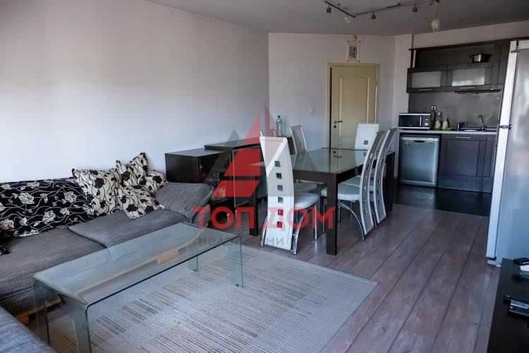 Дава се под наем Двустаен апартамент в Варна, Завод Дружба - 80 кв.м за 561 € - Снимка #1