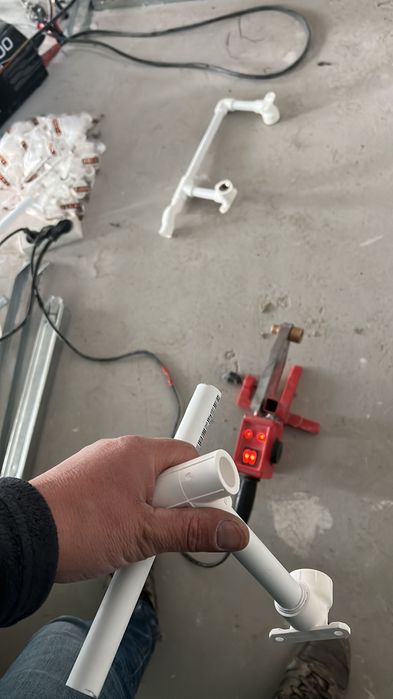 Ofer servicii de Instalator si Electrician