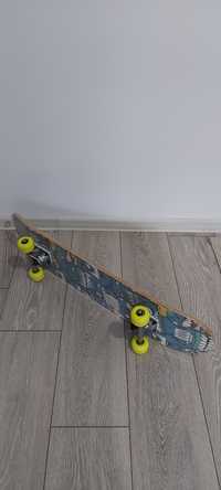 Vând skateboard sigilat, nefolosit, 80 cm