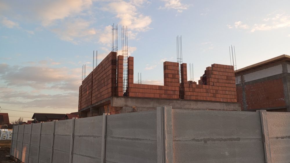 Echipa construim case la roșu pret 50 /60€mp