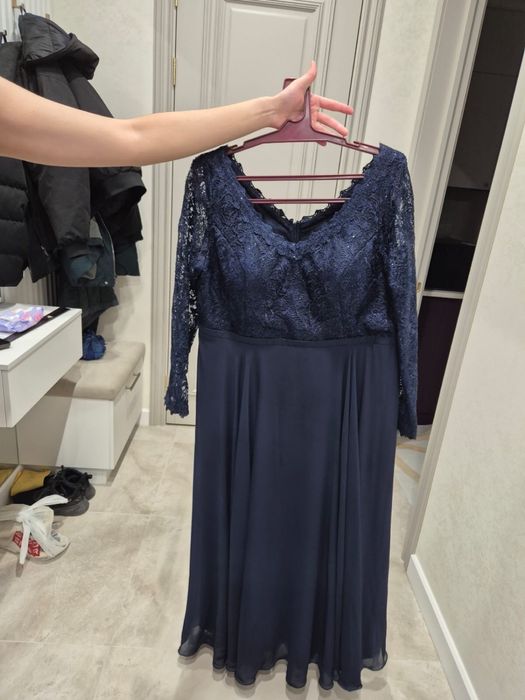 Продам красивое вечернее платье 52-54