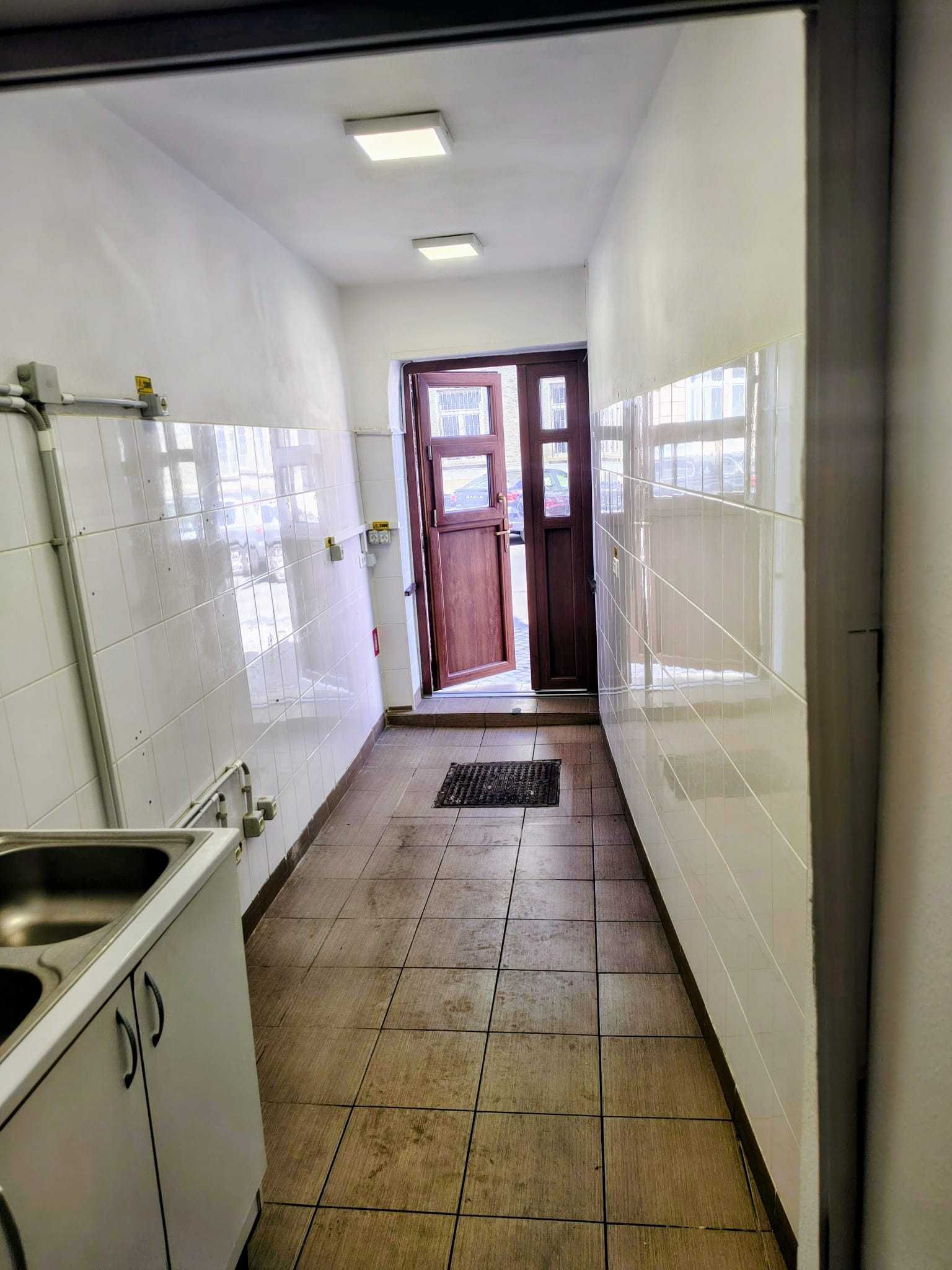 Spatiu comercial situat in centru istoric al municipiului Brasov