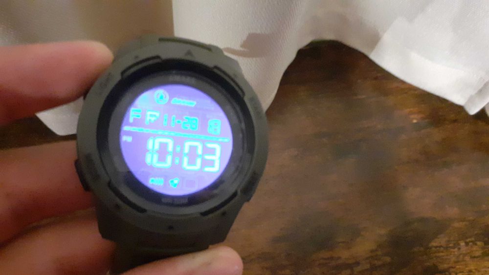 Ceas Smael nou fara eticheta