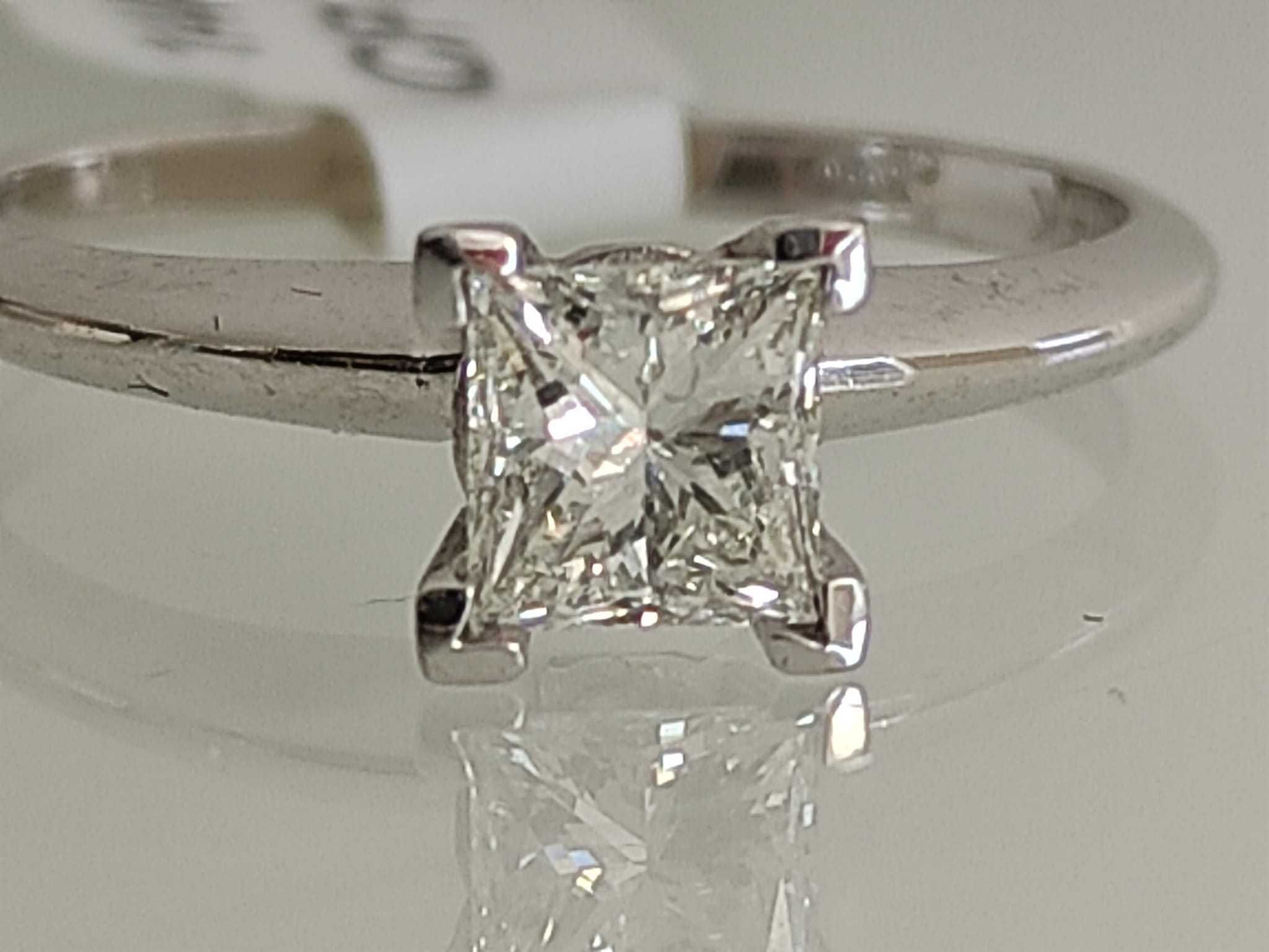 Inel logodna diamant princess 0,56ct cu certificat