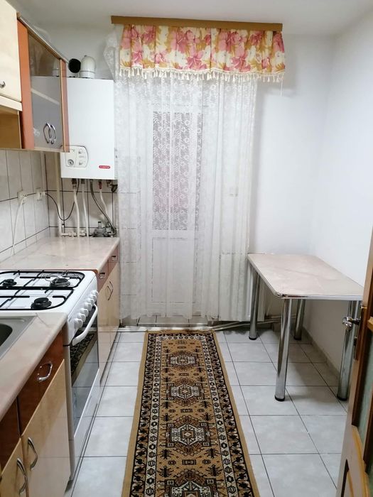 De vânzare apartament 2 camere decomandat