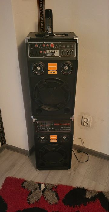 Vand boxe stare foarte bună