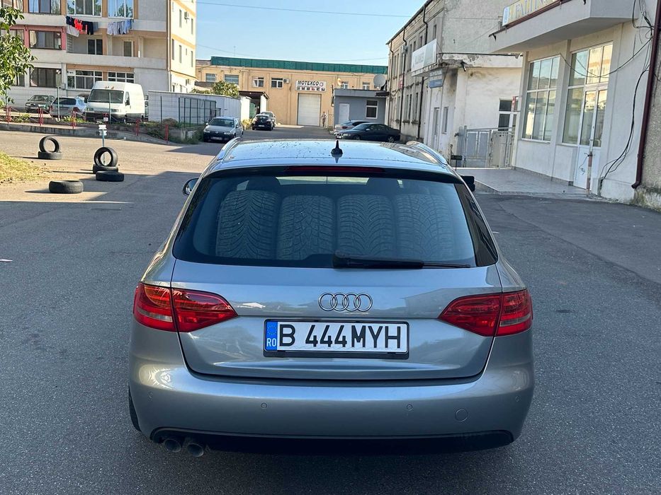 Audi A4 B8 2,0 tdi 2010 S-Line accept variante !