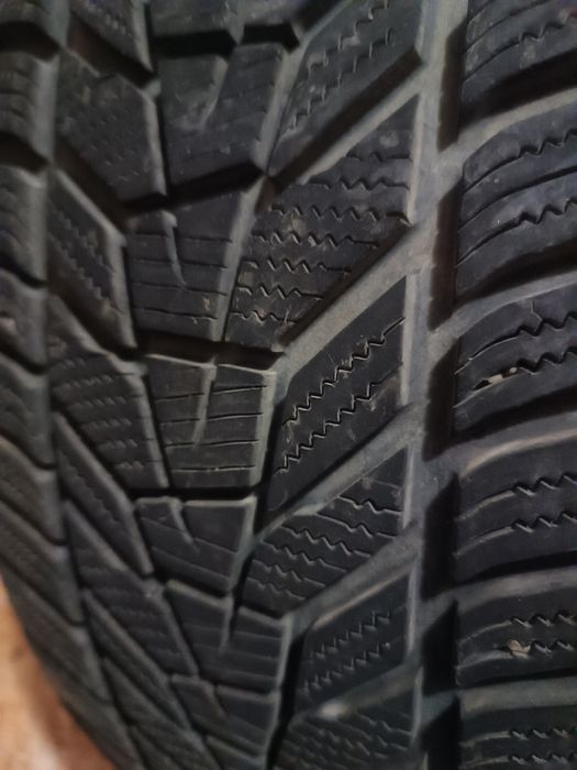 Зимняя резина  Hankook R20
Hankook winter i*cept evo3 w330 
255/45 R20