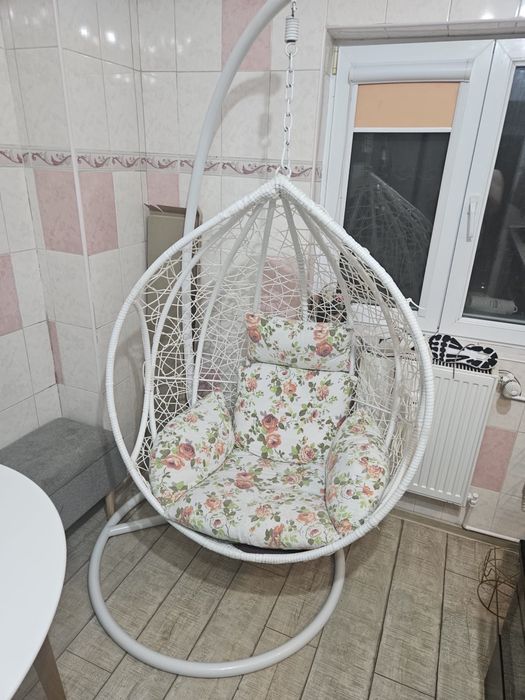 Leagan suspendat in stare buna,utilizat in interior