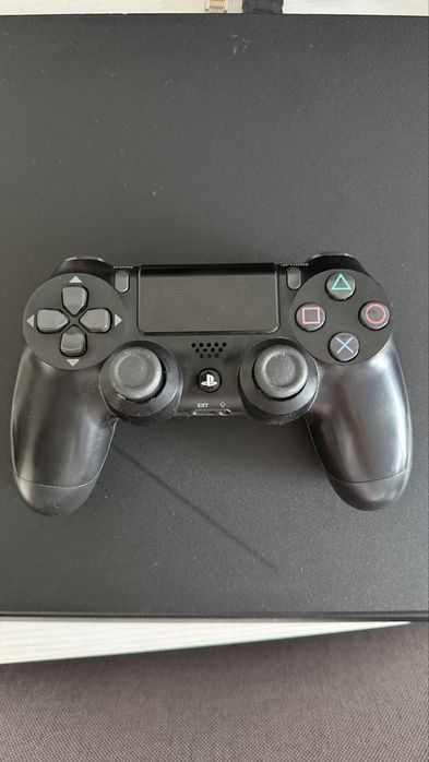 Vand PS4 Slim,cu FC 24 si God of War