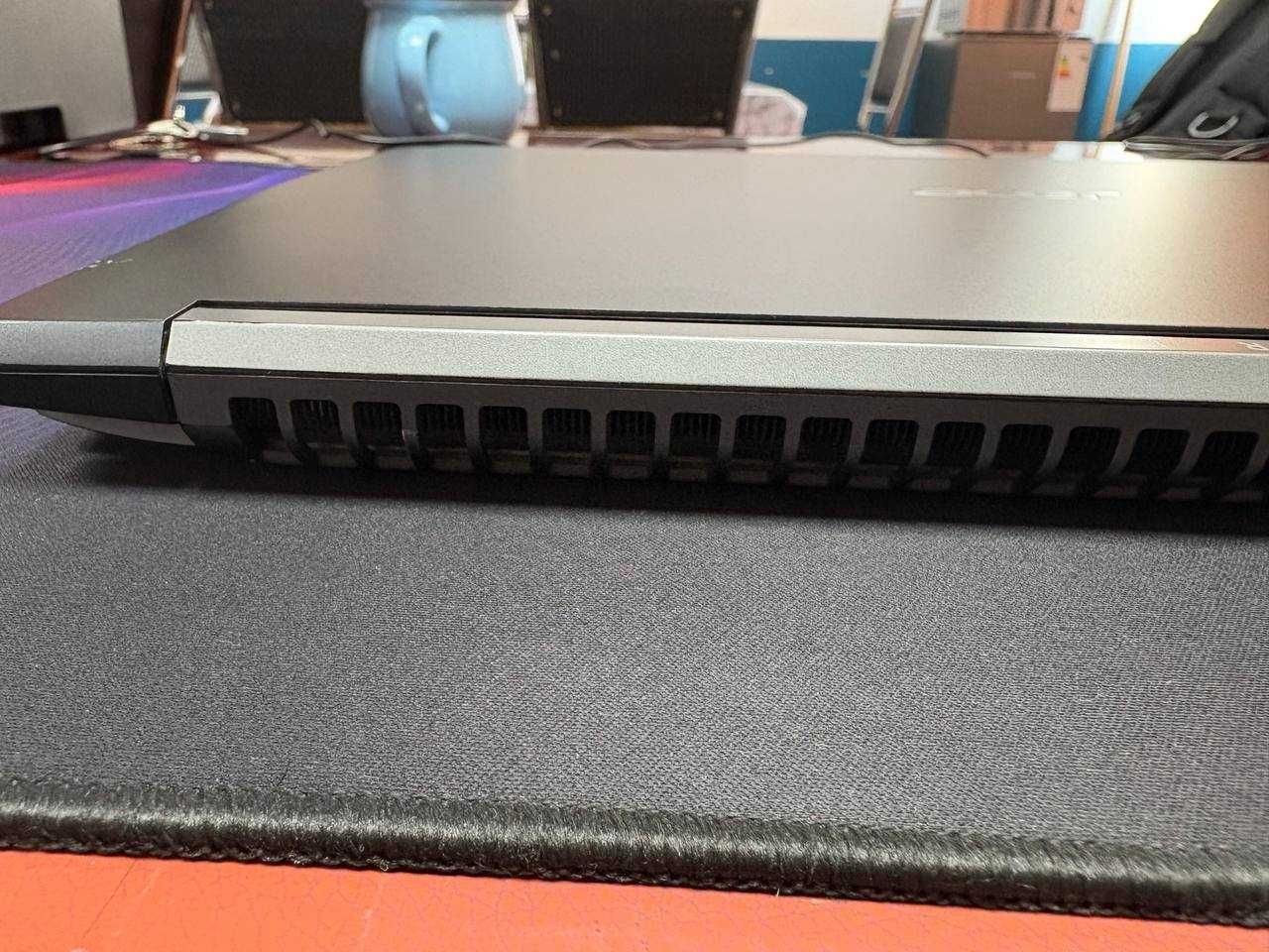 ACER aspire A715 - 74G