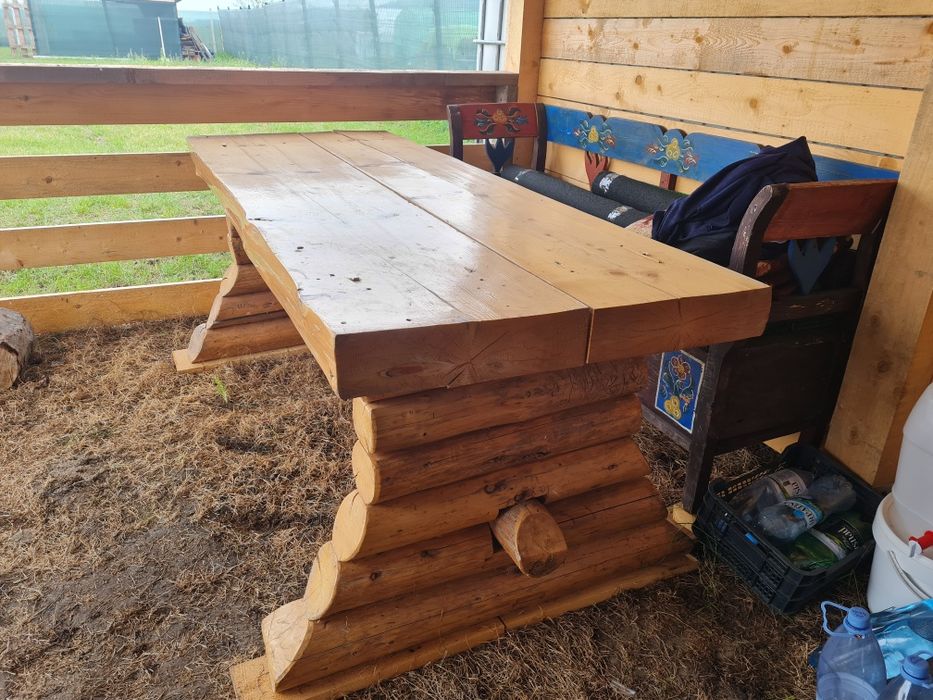 Masa din lemn pentru foisoare