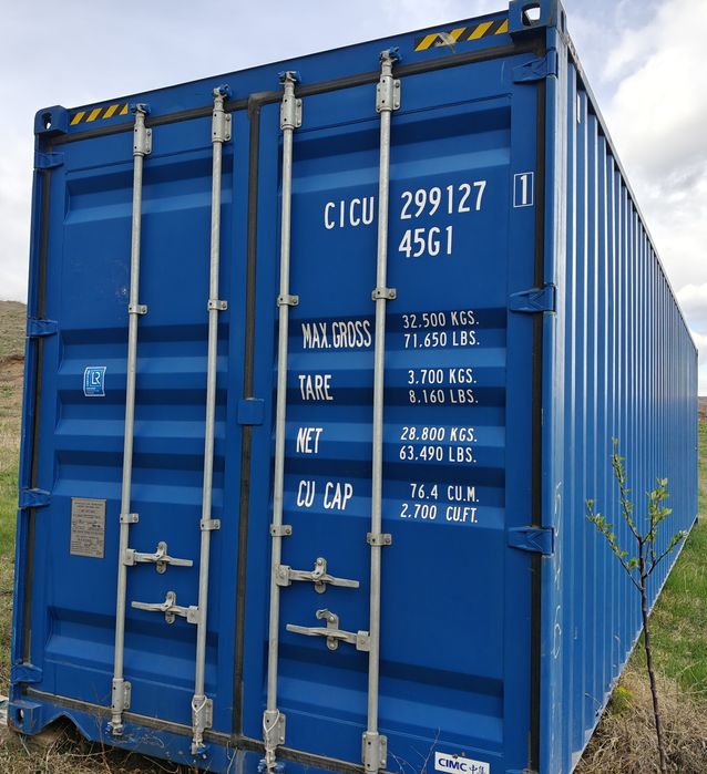 Doua containere maritime 12 x 2,4 x 2,9 m