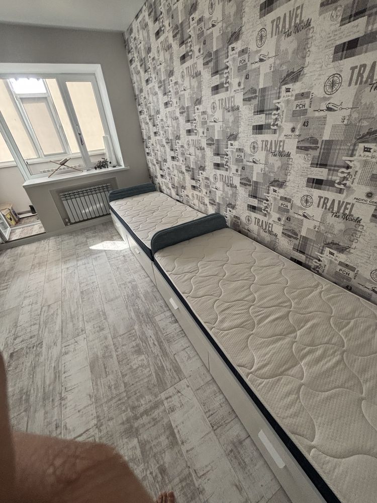 Кровать с мотрасами, торг уместен