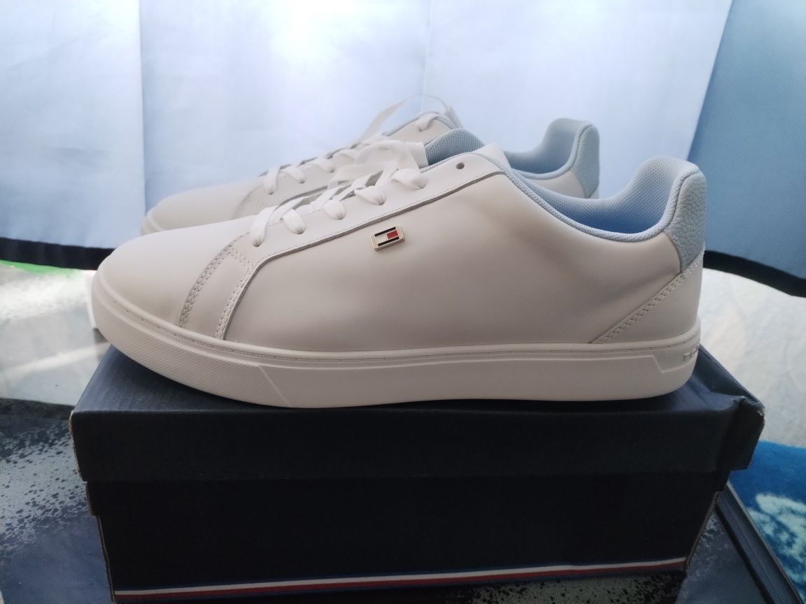 Tommy Hilfiger 42 номер 27см.