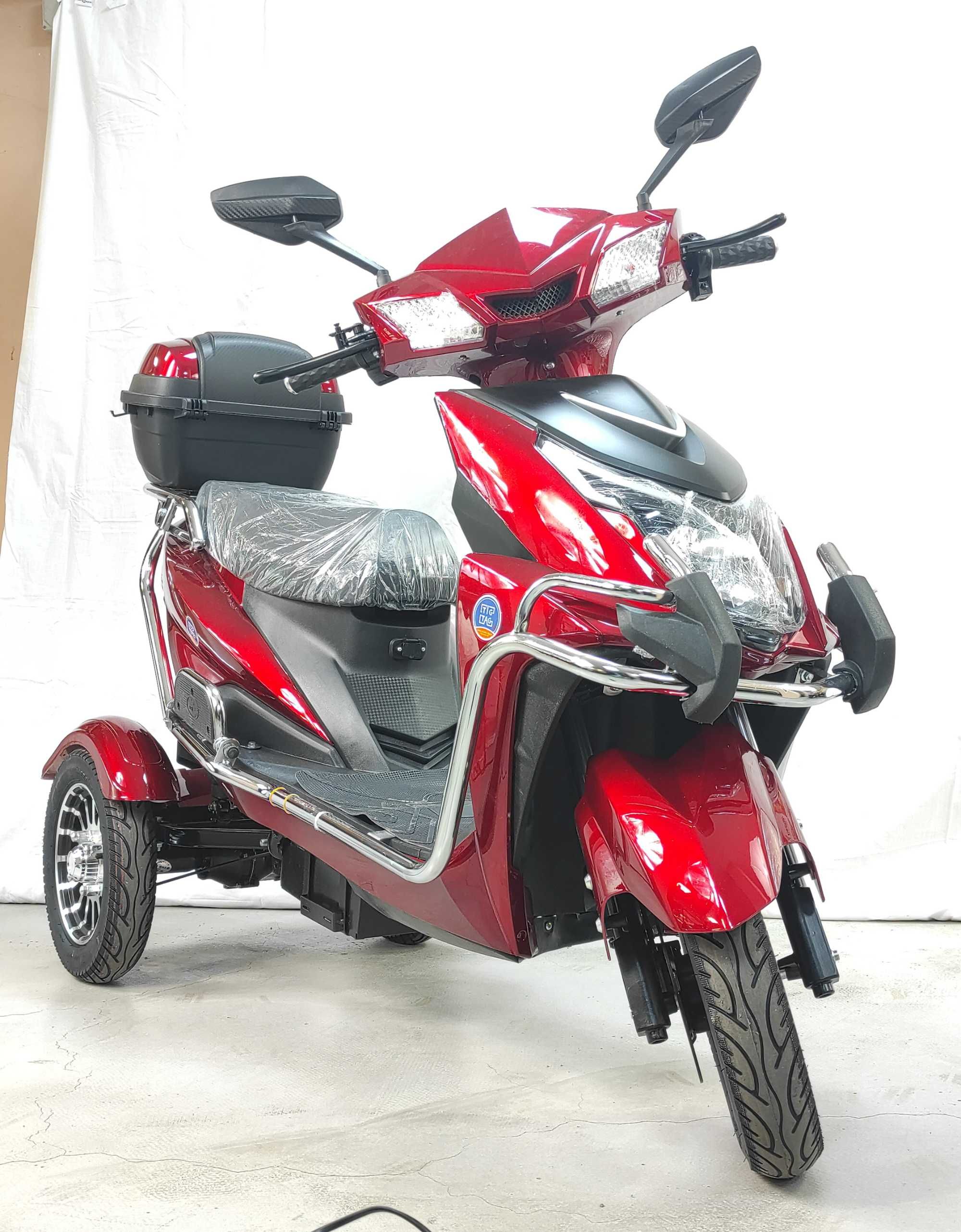 Електрическа триколка двуместна EcoWay М9 с ролбар