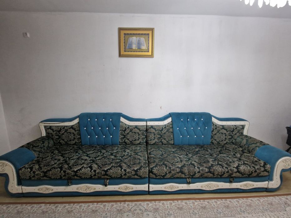 Мебель для гостиной, диван