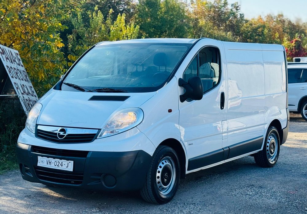 Opel Vivaro // Renault Trafic L2H1 2.0  Euro 5 2014.02