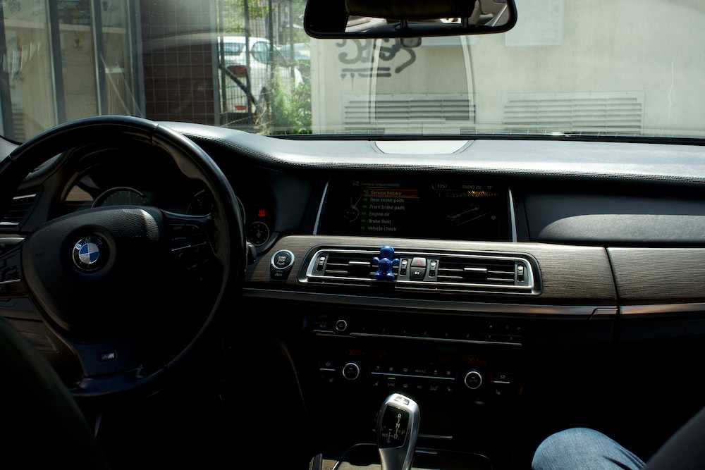 BMW Seria 7 750D xDrive / M Packet / 381 CP / TVA deductibil