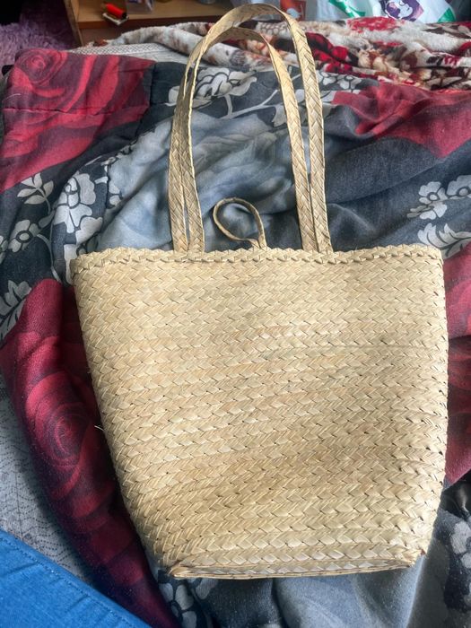 Дрехи обувки аксесоари