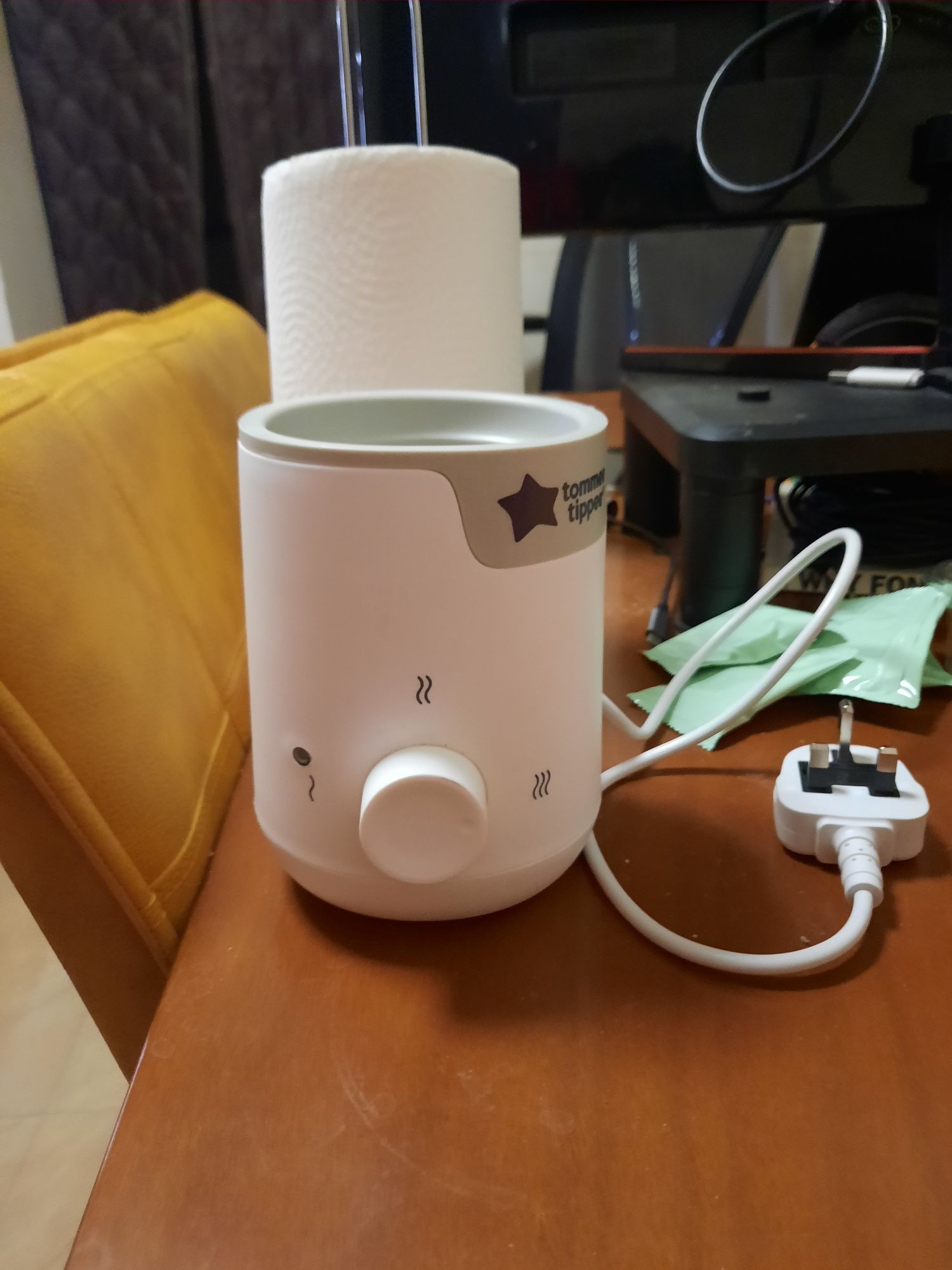 Incalzitor electric Tommee Tippee pentru biberoane, Alb