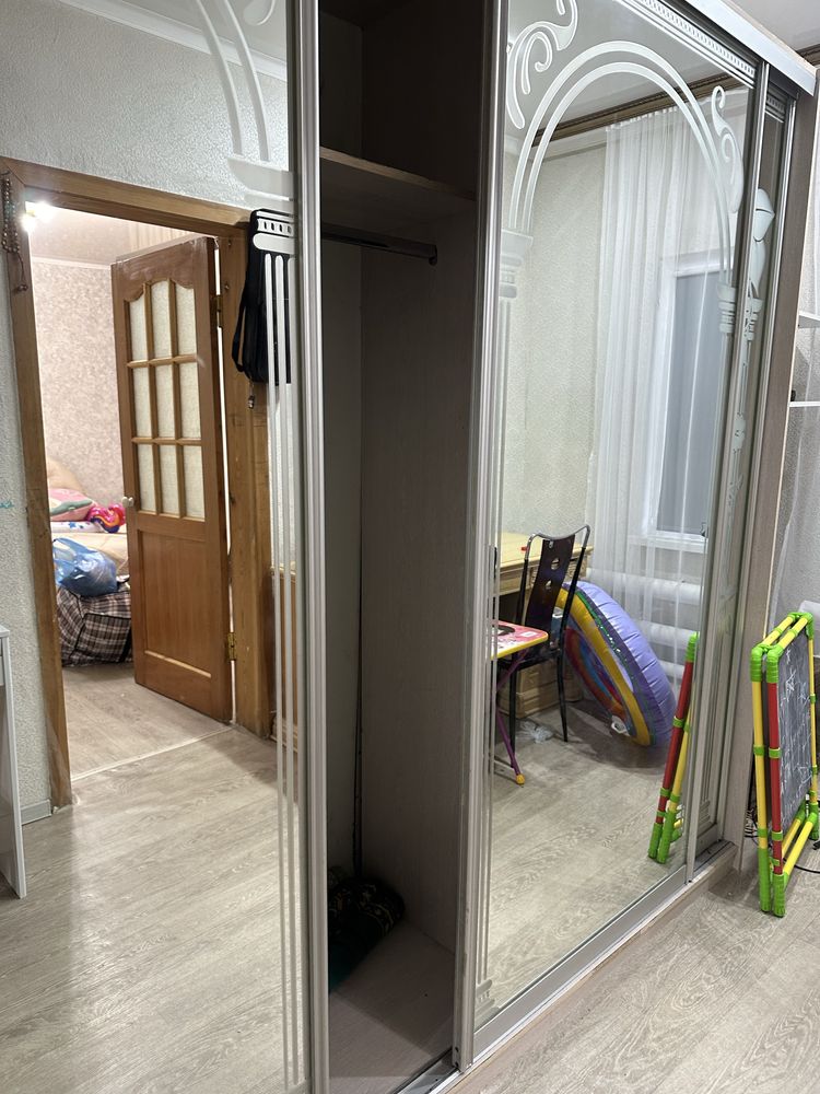 Продам шкаф в прихожую