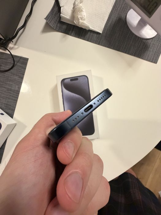 Iphone 15 Pro 128 GB —- CA NOU!