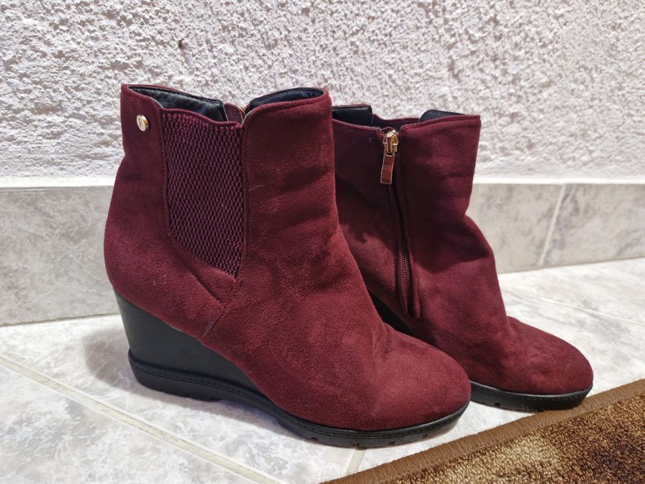 Дамски боти на Tendez, във винено червен цвят, номер 38