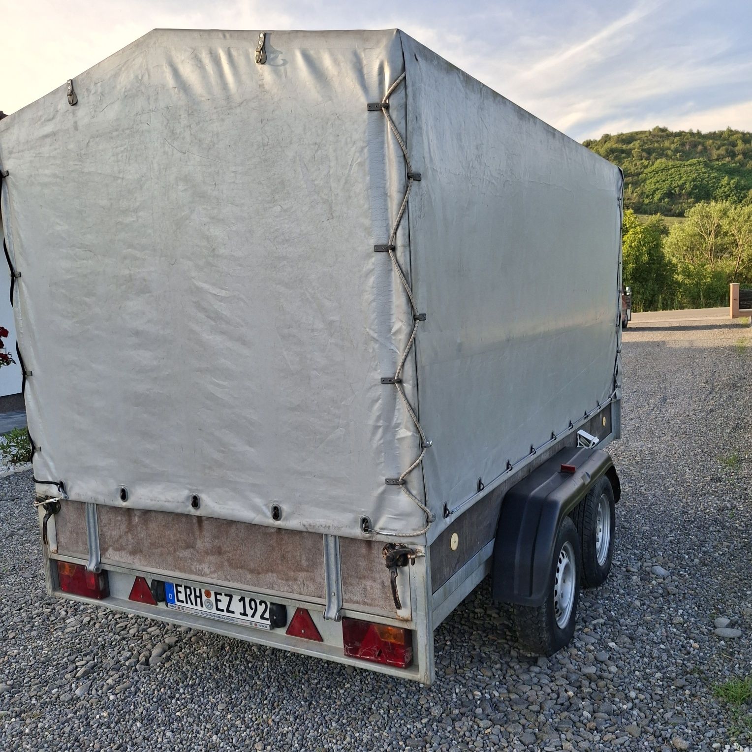 Remorcă auto 2 tone