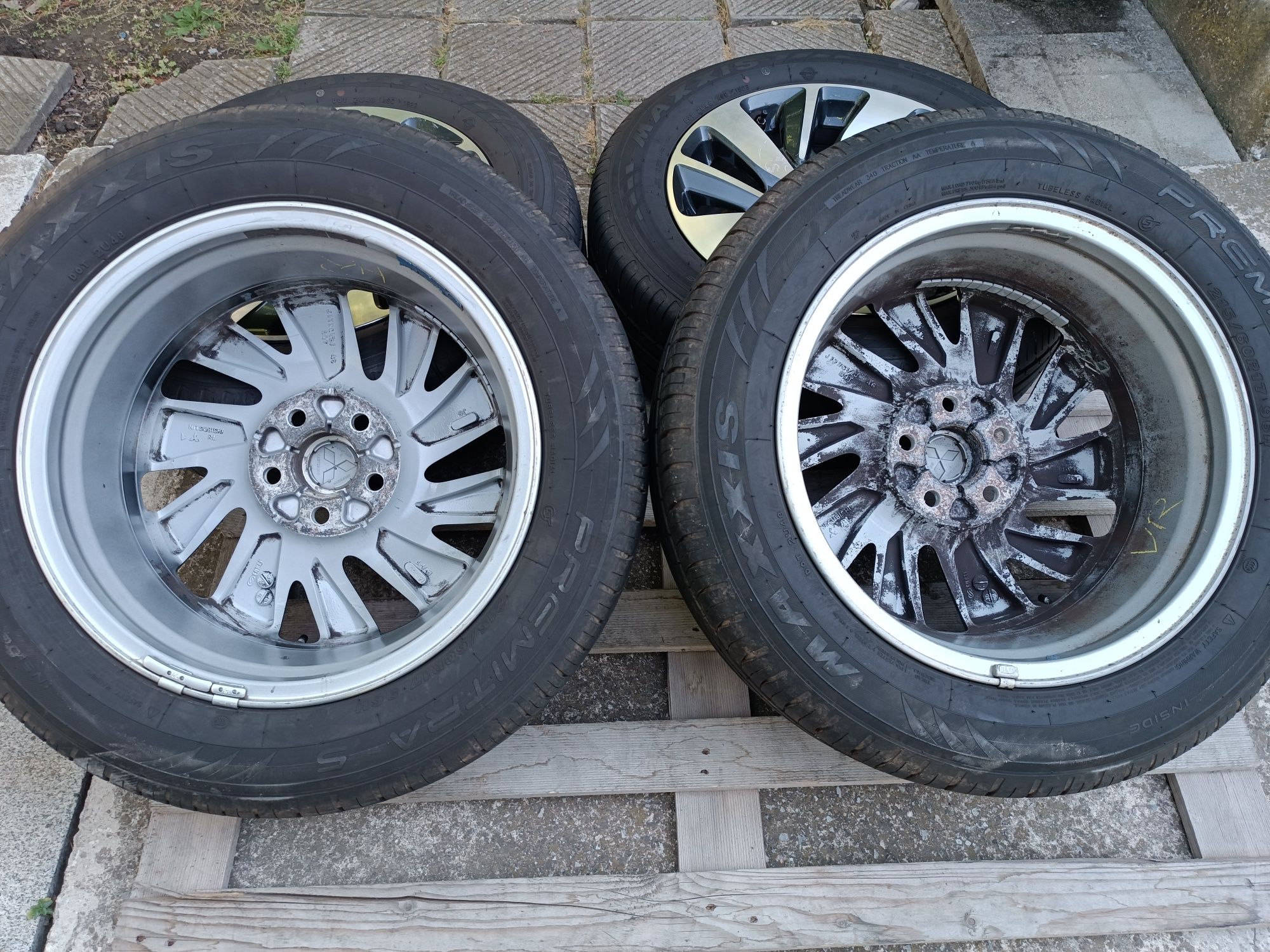 Лети джанти 17ки 5х114.3 Mitsubishi + летни гуми 215/60/17 Maxxis