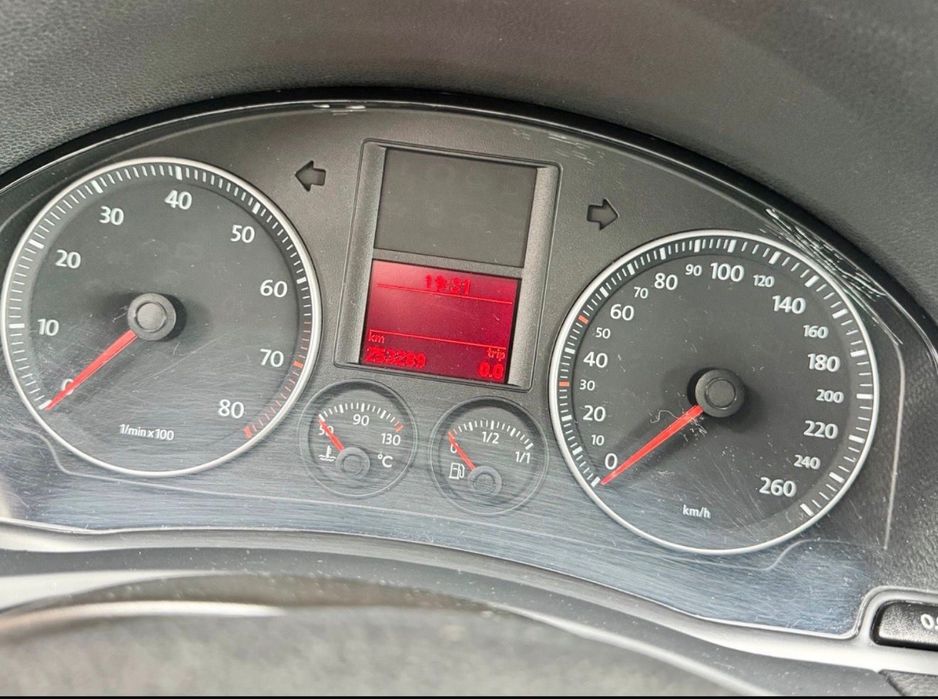 Dezmembrez Golf 5 R line GT GTD GTI R32 1.6 BSE 1.4 TSI