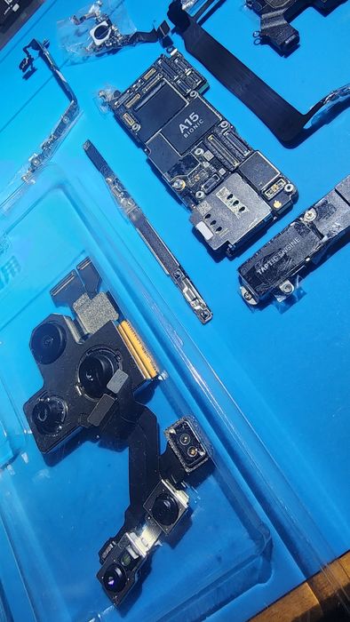 Iphone 13 pro на части