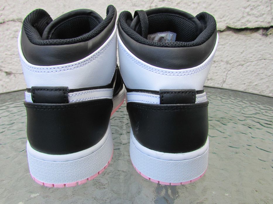 Маратонки Nike Air Jordan 1 Mid 'Arctic Punch'