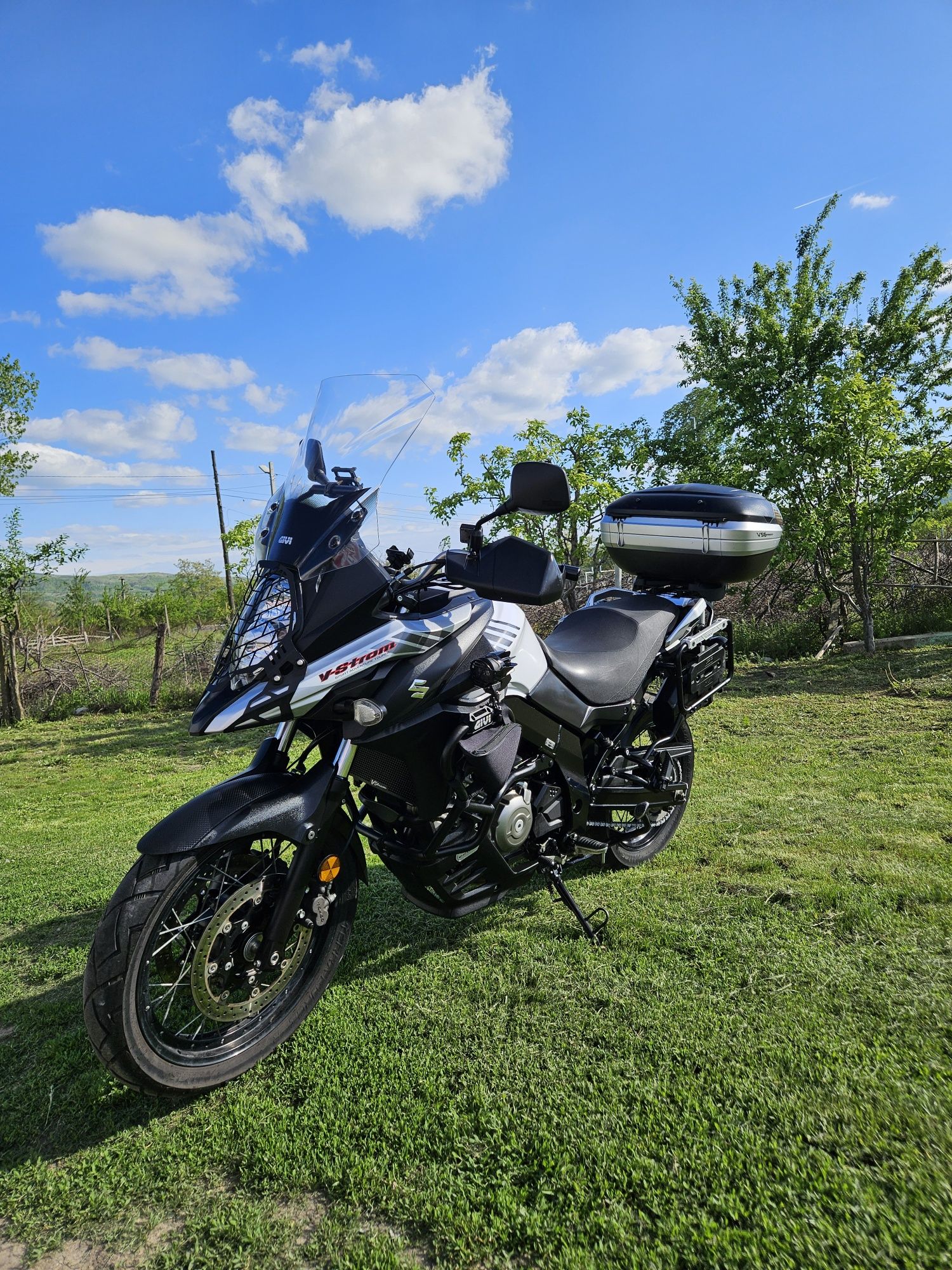 Suzuki V-strom 650