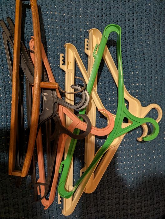 Вешалки для одежды