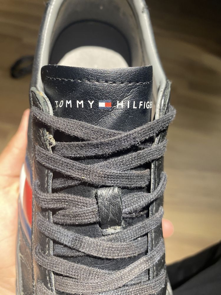 Sneakers Tommy Hilfiger Originali din Piele pe Negru pentru Bărbați