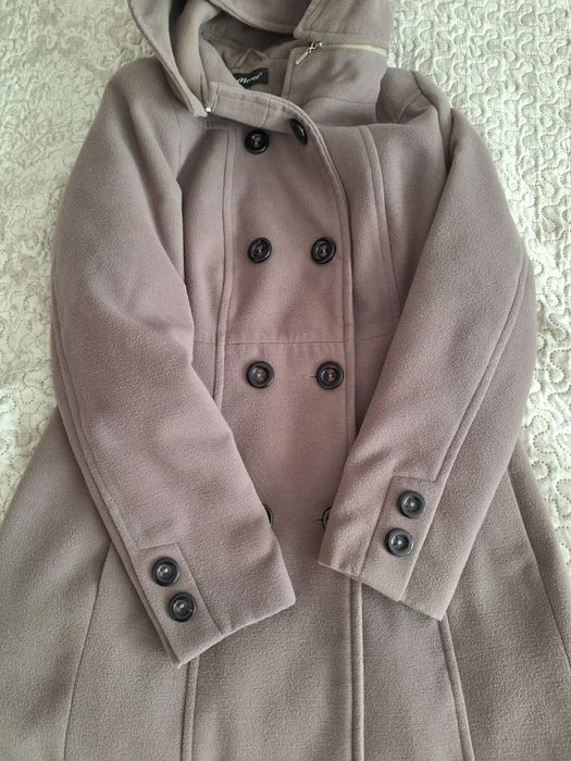 Palton cu glugă detașabilă