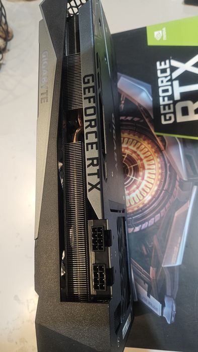 Vând NVidia RTX 3070 TI
