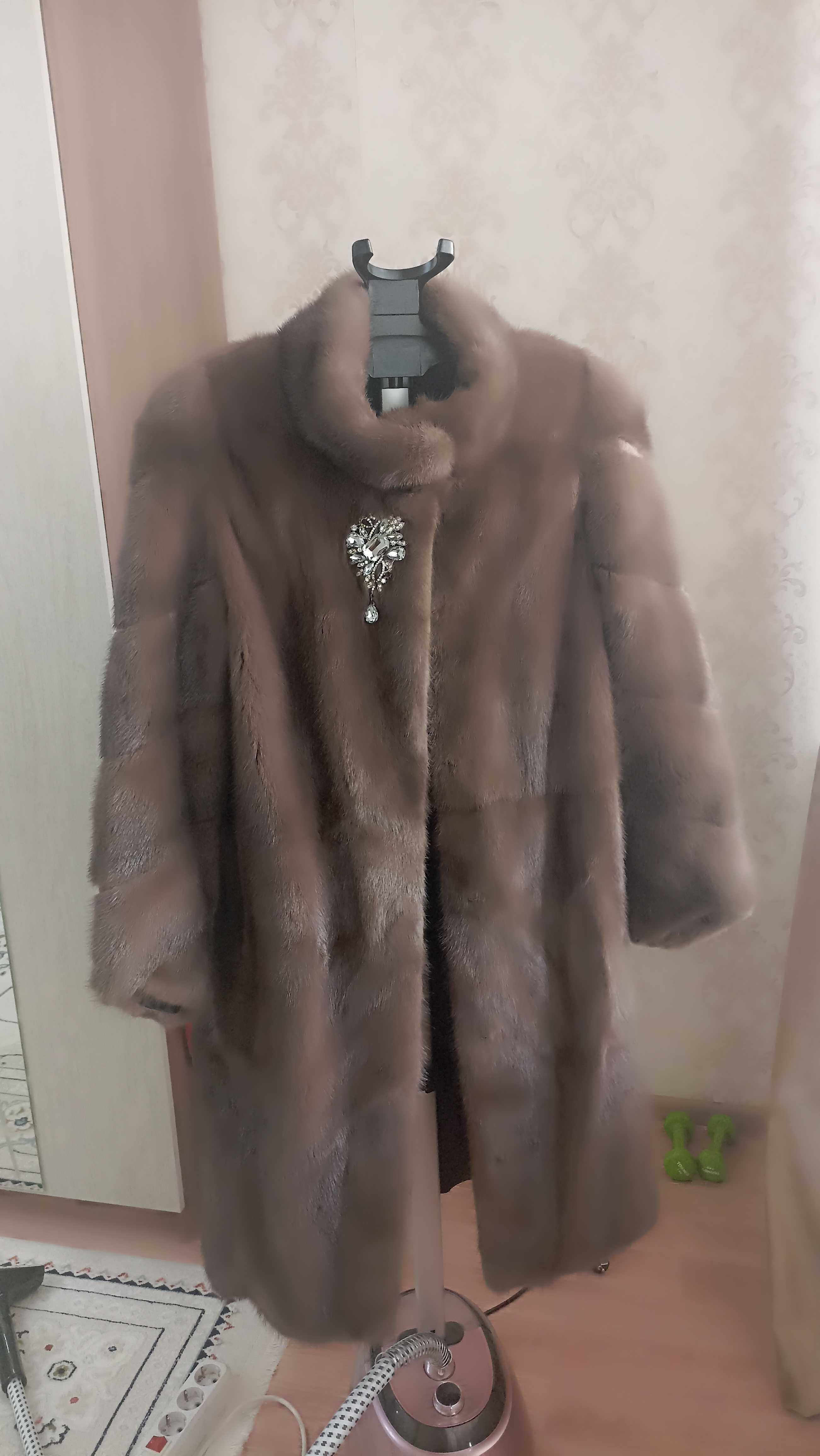 Продам норковую шубу