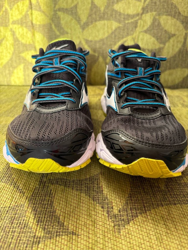 Мъжки маратонки mizuno wave ultima 9.