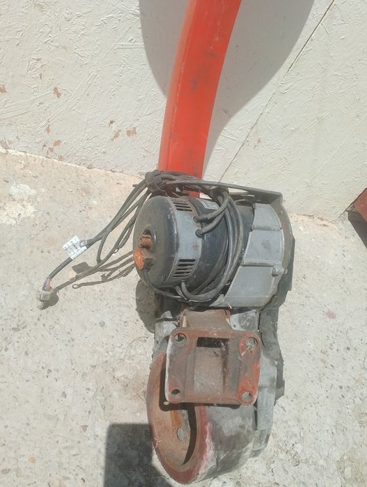 Vând motor de liza electrica in stare foarte buna